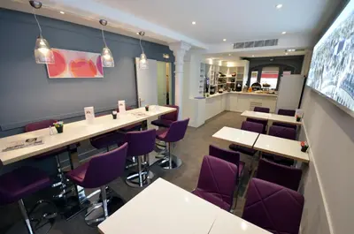 Coin salon dans l'établissement Best Western Dijon Centre Gare