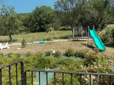 Jardin de l'établissement GITE DES ROCHES