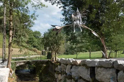 Jardin de l'établissement Domaine et chambres d'Hôtes des Fées
