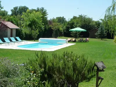 Piscine de l'établissement Le Verger du Sausset ou située à proximité