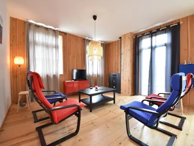 Coin salon dans l'établissement Mansion in Cuzy with Shared Pool
