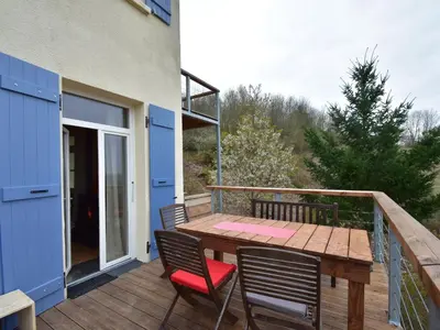 Balcon ou terrasse dans l'établissement Mansion in Cuzy with Pool and Scenic Views