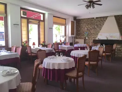 Restaurant ou autre lieu de restauration dans l'établissement Le Vendangerot