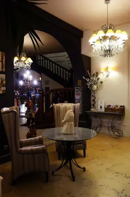 Coin salon dans l'établissement LOGIS Hôtel de Bourgogne - Mâcon