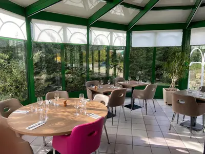 Jardin de l'établissement LOGIS Hotel l'Escargotière Dijon Sud - Chenove