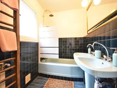 Salle de bains dans l'établissement Holiday Home in Grury with Pool & Garden