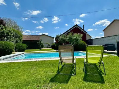 Piscine de l'établissement Sous le Cerisier ou située à proximité
