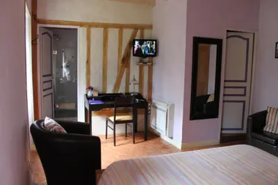 Télévision ou salle de divertissement dans l'établissement les agnates