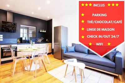 Coin salon dans l'établissement Legend - Le Saint Laurent - Parking - Wifi - 24/7 - cosy