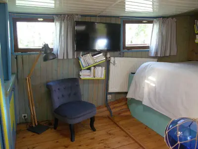 Télévision ou salle de divertissement dans l'établissement PENICHE ONDINE