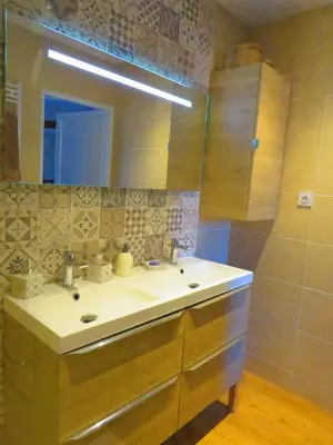 Salle de bains dans l'établissement LA MAISON DE MARION