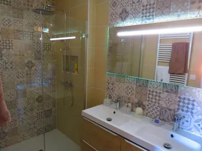 Salle de bains dans l'établissement LA MAISON DE MARION