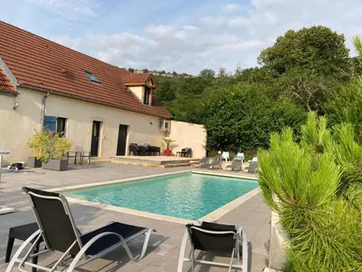Piscine de l'établissement Clos de belle roche ou située à proximité
