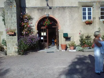 Façade ou entrée de l'établissement le relais de Sommant