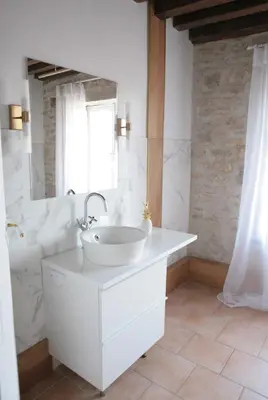 Salle de bains dans l'établissement Gîte Design
