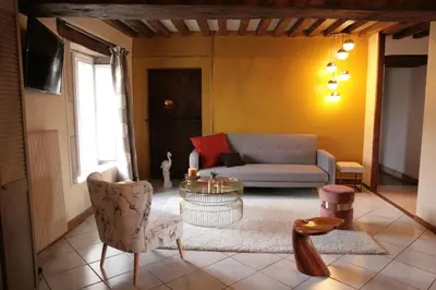 Coin salon dans l'établissement Gîte Design