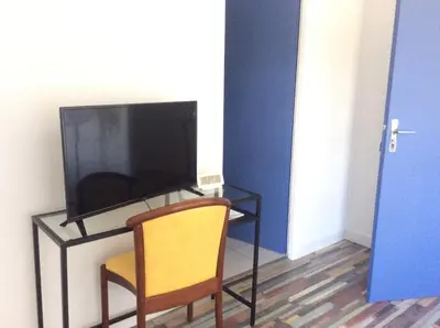 Télévision ou salle de divertissement dans l'établissement Relais d’Arbigny