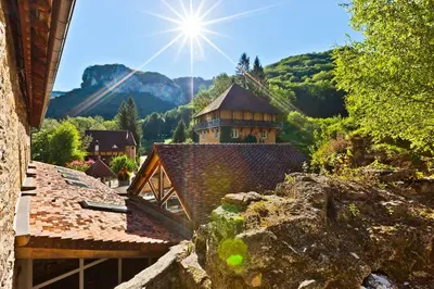 Vue générale sur la montagne ou vue sur la montagne depuis l'hôtel