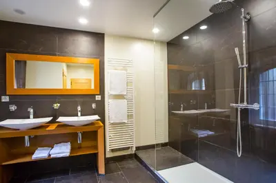 Salle de bains dans l'établissement Castel Damandre - Demeures & Châteaux
