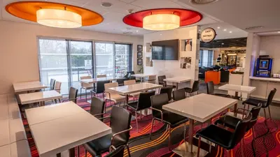 Restaurant ou autre lieu de restauration dans l'établissement Holiday Inn Express Dijon by IHG