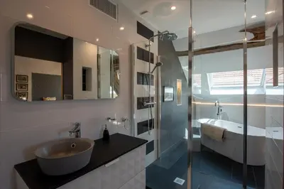 Salle de bains dans l'établissement GITE Home Bacchus