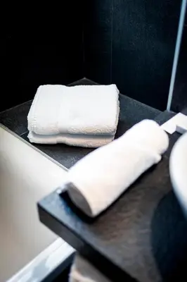 Un ou plusieurs lits dans un hébergement de l'établissement Maison Philippe Le Bon Hôtel, Restaurant & Bar le 19