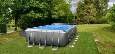 Piscine de l'établissement Domaine de Bellevue Gîte du Mont Poupet ou située à proximité