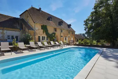 Piscine de l'établissement Domaine de Bersaillin ou située à proximité