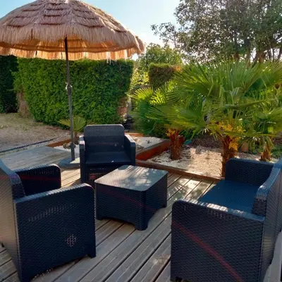 Jardin de l'établissement Les 3 orchidées