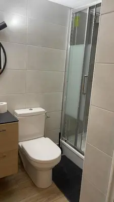 Salle de bains dans l'établissement ARQUEBUSE proche gare