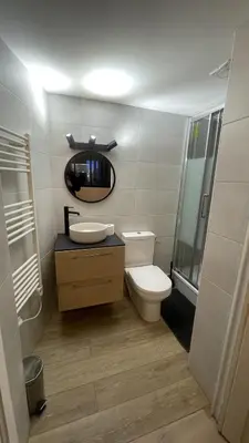 Salle de bains dans l'établissement ARQUEBUSE proche gare