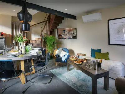 Coin salon dans l'établissement Maison Guigone - OVO Network