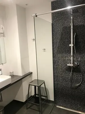 Salle de bains dans l'établissement Augustodun'Home