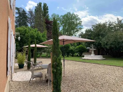Jardin de l'établissement STUDIO EN VILLE ET CAMPAGNE