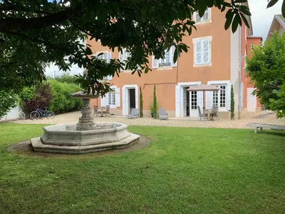 Jardin de l'établissement STUDIO EN VILLE ET CAMPAGNE