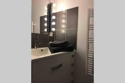 Salle de bains dans l'établissement clos des mûriers