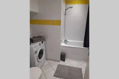 Salle de bains dans l'établissement LE PETIT SAINT NICOLAS, EN PLEIN CENTRE VILLE