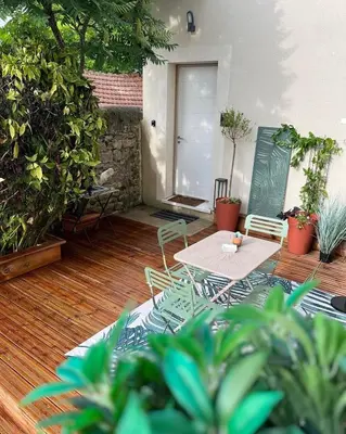 Jardin de l'établissement Le 104 Feuvrier