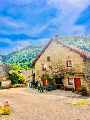 Vue générale sur la montagne ou vue sur la montagne depuis la maison de vacances