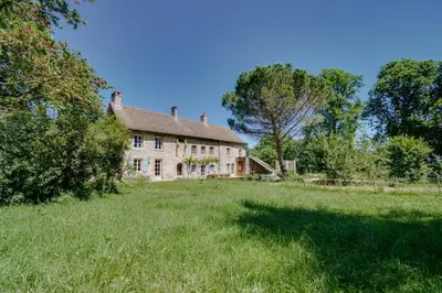 Jardin de l'établissement Gîte de l'Arvolot