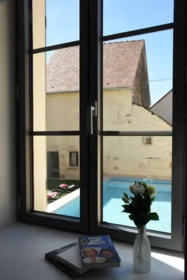 Piscine de l'établissement Le Charles V ou située à proximité