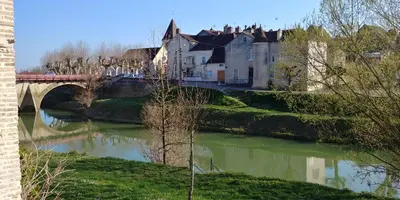 Vue sur la rivière ou le fleuve situé(e) à proximité de la maison de vacances