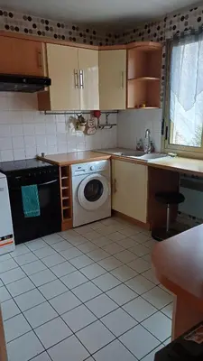 Cuisine ou kitchenette dans l'établissement Meublé de tourisme 2* les Jardins de l Arquebuse