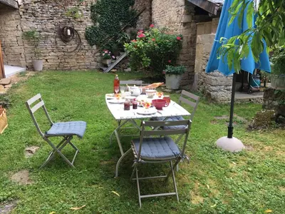 Jardin de l'établissement les chambres de Marthe