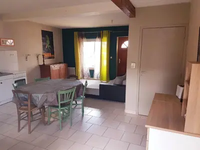 Cuisine ou kitchenette dans l'établissement Gîte cosy 4 à 9 personnes