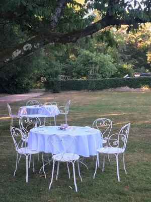 Jardin de l'établissement Château de Beauchamp- La chapelle de Guinchay