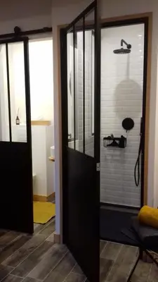 Salle de bains dans l'établissement B&B au Moulin de Riottier