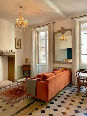 Coin salon dans l'établissement Le Cocand