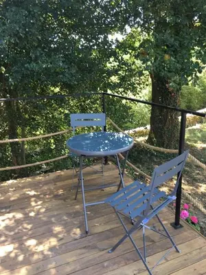 Jardin de l'établissement La roulotte de Bussy