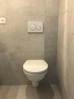 Salle de bains dans l'établissement La Maison de la Douce Heure, 4 appartements climatisés avec jardin au centre ville proche des Thermes